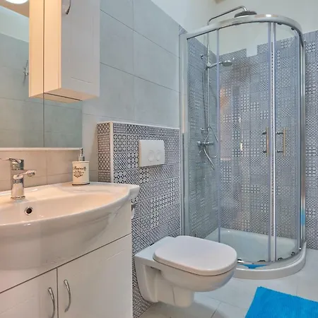 Old Romanitic 1 With Free Private Parking * Pula