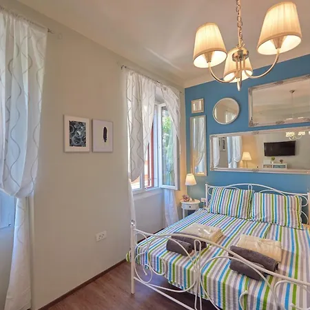 Old Romanitic 1 With Free Private Parking Appartement Pula
