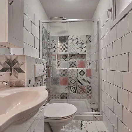 Old Romanitic 1 With Free Private Parking Appartement