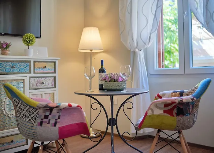 Old Romanitic 1 With Free Private Parking Πούλα