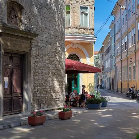 Apartmán Old Romanitic 1 With Free Private Parking