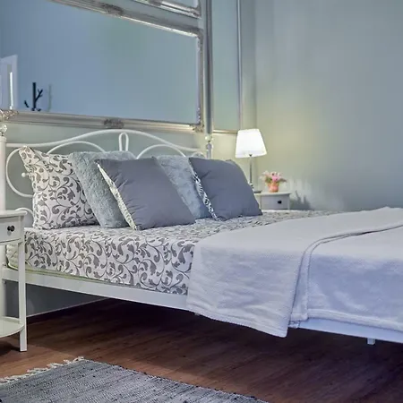 Old Romanitic 1 With Free Private Parking * Pula