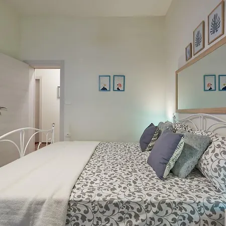 Old Romanitic 1 With Free Private Parking Apartment Pula