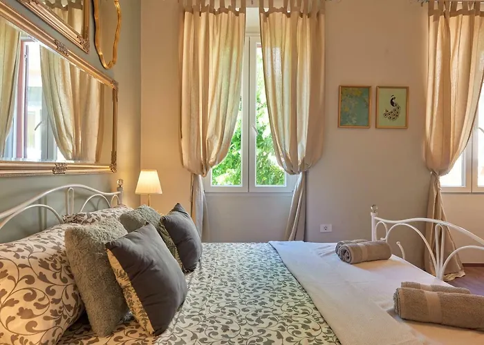 Old Romanitic 1 With Free Private Parking Апартаменты