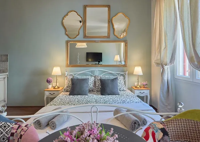 Апартаменты Old Romanitic 1 With Free Private Parking *