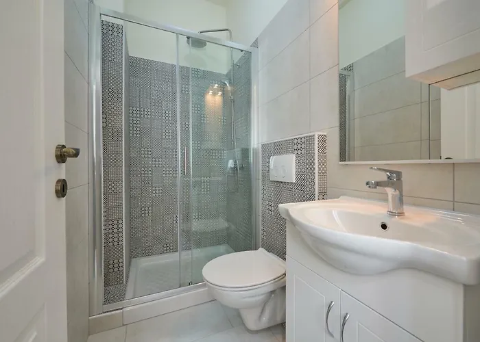 Апартаменты Old Romanitic 1 With Free Private Parking *