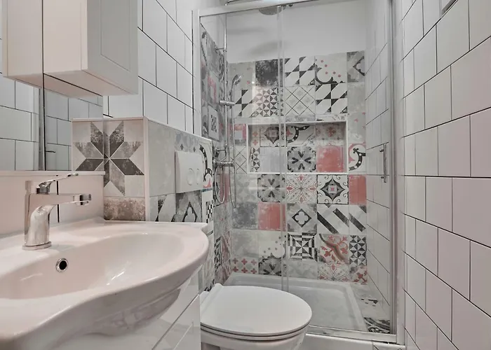 Old Romanitic 1 With Free Private Parking Пула