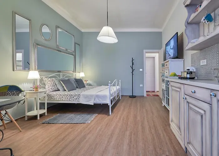 Апартаменты Old Romanitic 1 With Free Private Parking *