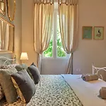 Old Romanitic 1 With Free Private Parking Apartment