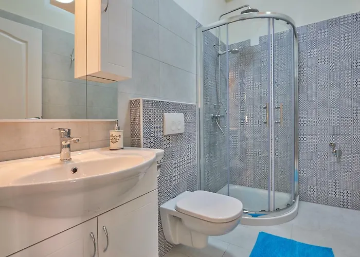 Old Romanitic 1 With Free Private Parking * Póla